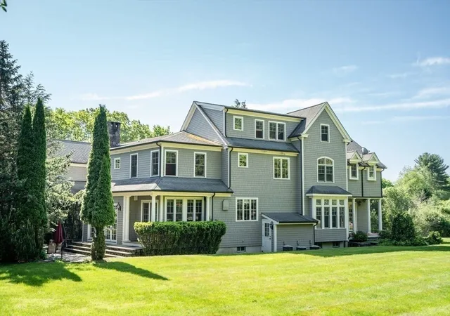 4th image of 2 Stonegate Ln, Dover, MA 02030 | MLS# 73506923