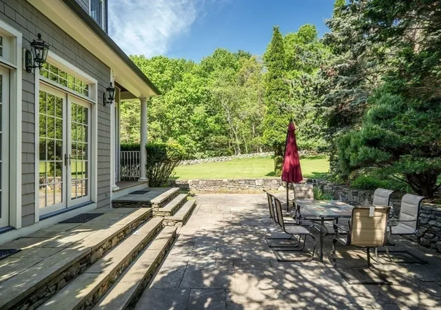 5th image of 2 Stonegate Ln, Dover, MA 02030 | MLS# 73506923