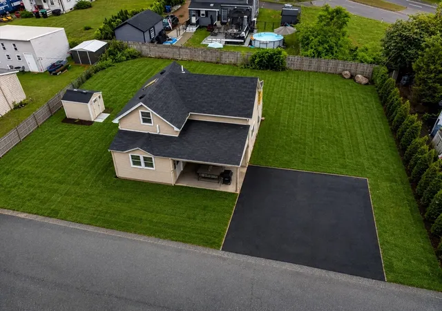 27th image of 11 S Berryman St, Westport, MA 02790 | MLS# 73565025