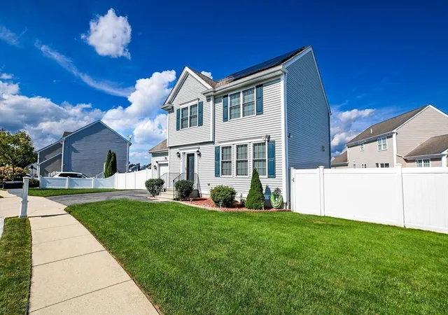 2nd image of 92 Tarkiln Pl, New Bedford, MA 02745 | MLS# 73567654