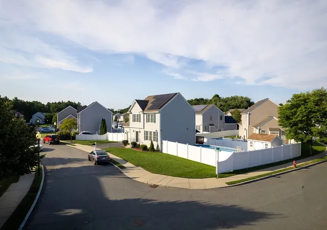 30th image of 92 Tarkiln Pl, New Bedford, MA 02745 | MLS# 73567654