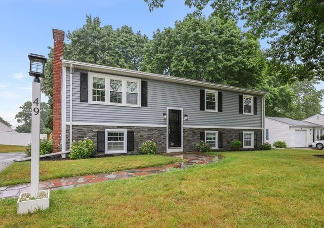 Homes for sale in North Attleboro, MA | 49 Charles St, North Attleboro, MA 02760 | MLS# 73546914