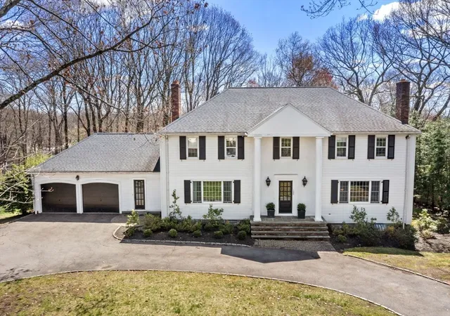 2nd image of 100 Albion Rd, Wellesley, MA 02481 | MLS# 73507050