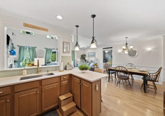 4th image of 16 Hayloft Ln, Marshfield, MA 02050