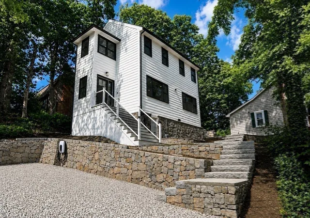 1st image of 9 Ledge St, Melrose, MA 02176 | MLS# 73541207