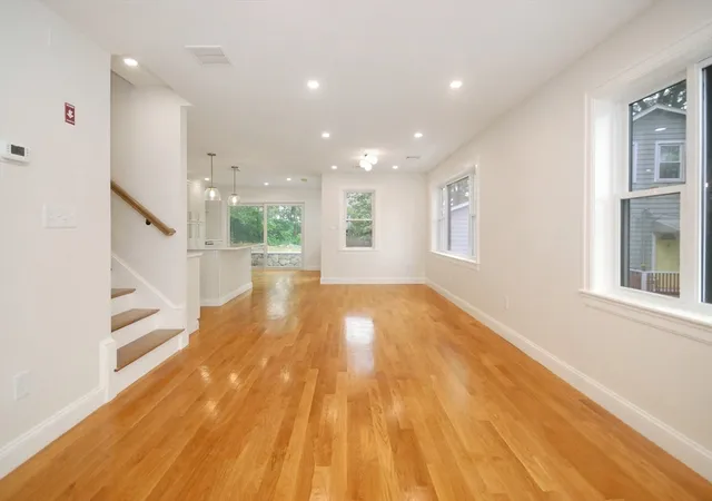 2nd image of 9 Ledge St, Melrose, MA 02176 | MLS# 73541207