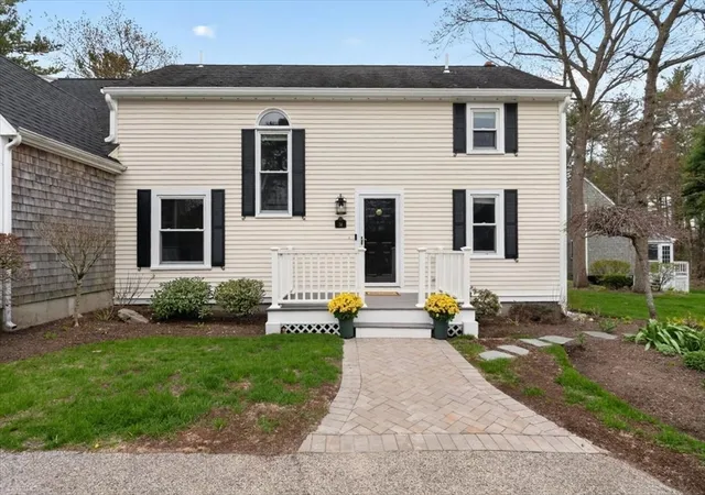 Homes for sale in Cohasset, MA | 14 Cedarledge Village #14, Cohasset, MA 02025 | MLS# 73510575