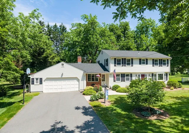 Homes for sale in Wilbraham, MA | 6 Brookmont Dr, Wilbraham, MA 01095 | MLS# 73537454