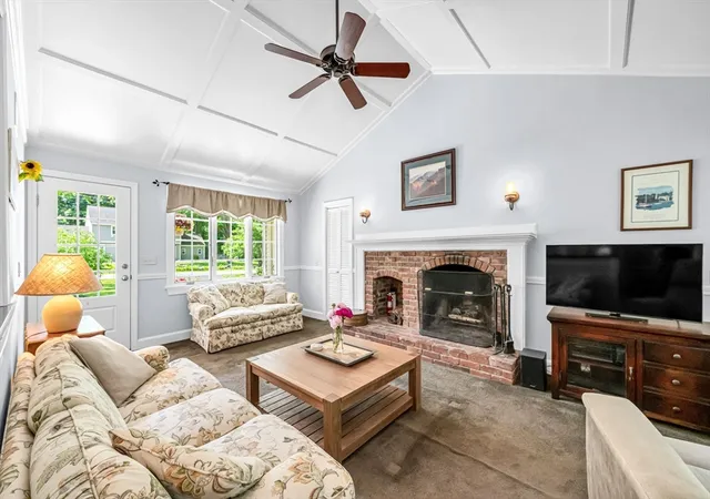Homes for sale in Wilbraham, MA | 6 Brookmont Dr, Wilbraham, MA 01095 | MLS# 73537454