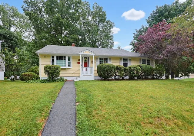Photo 1 of Sale Pending at 32 Saratoga Dr, Worcester, MA 01606 | MLS# 73557431 | Listing updated on 2026-09-14