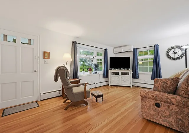 Photo 4 of Sale Pending at 32 Saratoga Dr, Worcester, MA 01606 | MLS# 73557431 | Listing updated on 2026-09-14