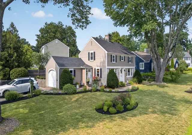 Photo 3 of Sale Pending at 21 Ashland St, Nashua, NH 03064 | MLS# 73565747 | Listing updated on 2026-08-26