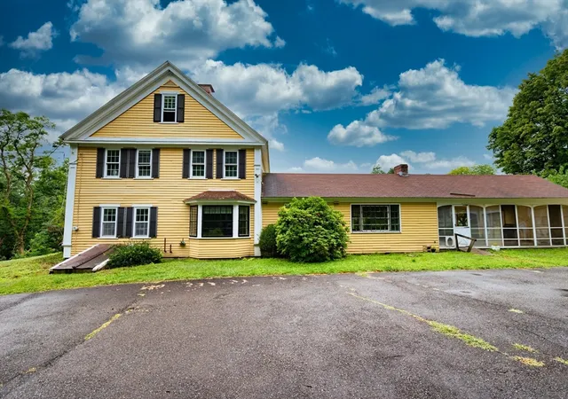 3rd image of 106 Beal St, Lunenburg, MA 01462 | MLS# 73565281