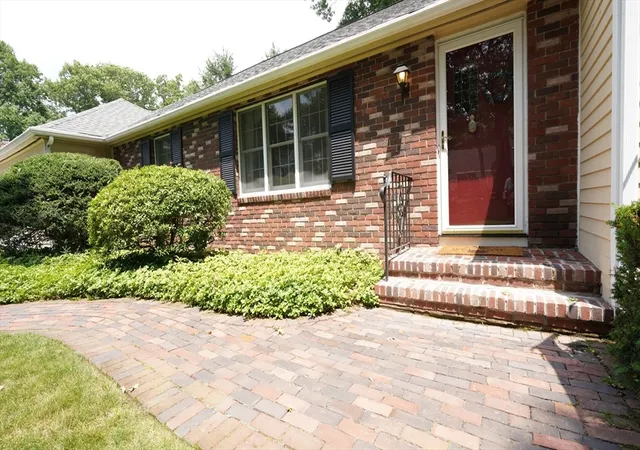 image of 41 Wagon Wheel Rd, North Attleboro, MA 02760 | MLS# 73554467
