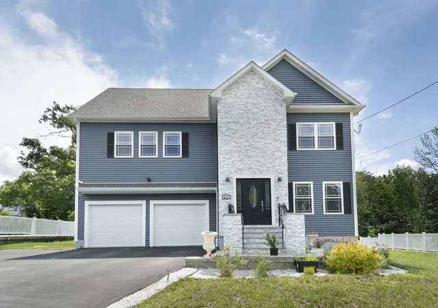 Single family home for sale at 257 Prospect St, Auburn, MA 01501 | MLS# 73565971