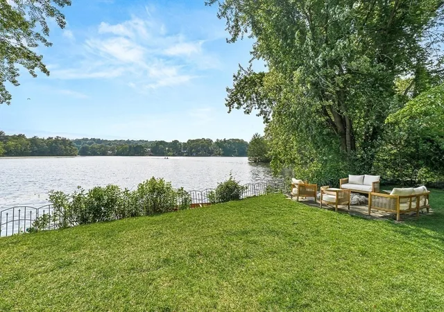 Homes for sale in Winchester, MA | 9 Lakeview Terrace, Winchester, MA 01890 | MLS# 73390942