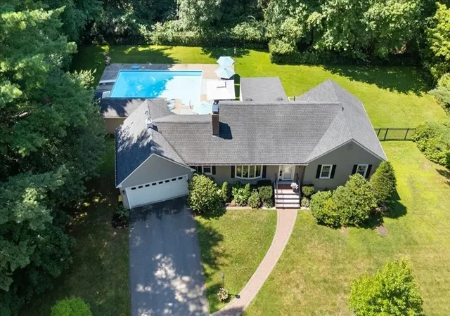 2nd image of 15 Chatham Way, Lynnfield, MA 01940 | MLS# 73561900