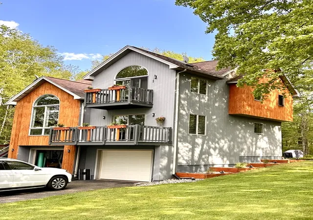 Photo 2 of Single family home for sale at 14 Laurel Ridge Dr, Belchertown, MA 01007 | MLS# 73569487 | Listing updated on 2026-09-17