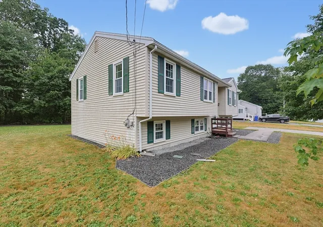 Homes for sale in East Taunton, MA | 99 Wren St, East Taunton, MA 02718 | MLS# 73546476