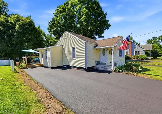 Homes for sale in Westfield, MA | 96 Pine St, Westfield, MA 01085 | MLS# 73532200