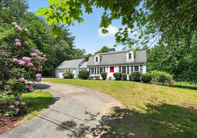 1st image of 17 Old Meeting House Lane, Norwell, MA 02061 | MLS# 73534598