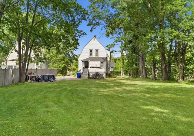 5th image of 460 Salem St, Rockland, MA 02370 | MLS# 73538910