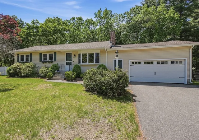 2nd image of 15 Kiberd Dr, North Chelmsford, MA 01863 | MLS# 73534365