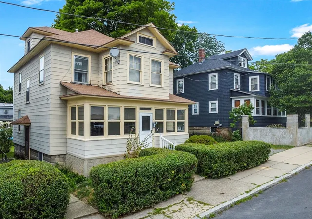 2nd image of 13 Endicott St, Lawrence, MA 01841 | MLS# 73553764