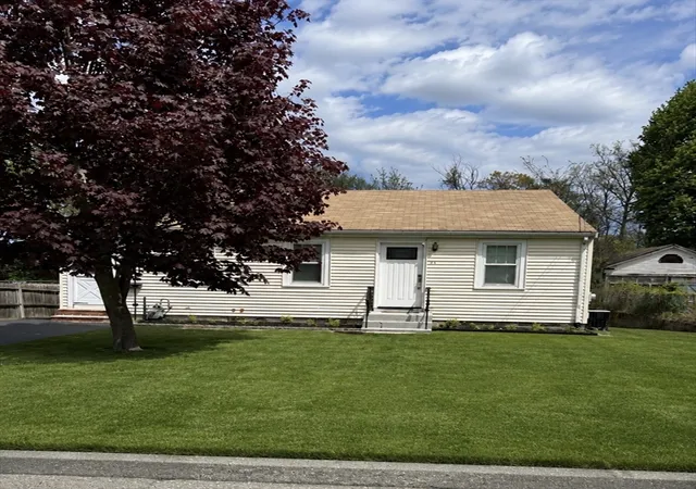 Homes for sale in Stoughton, MA | 24 Warren Ave, Stoughton, MA 02072 | MLS# 73518557