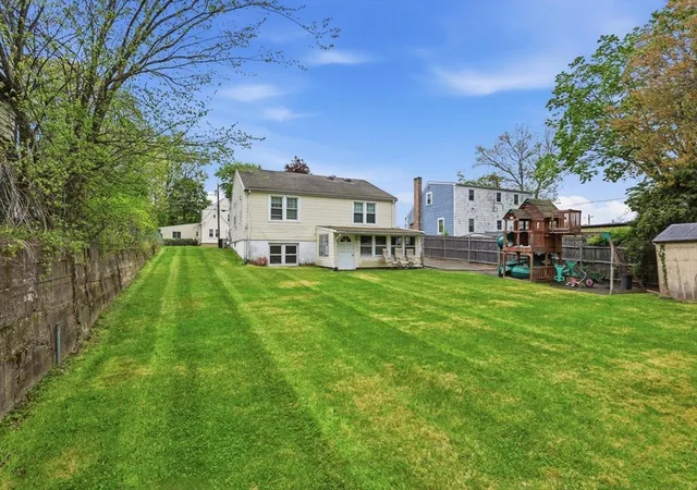 Homes for sale in Stoughton, MA | 24 Warren Ave, Stoughton, MA 02072 | MLS# 73518557