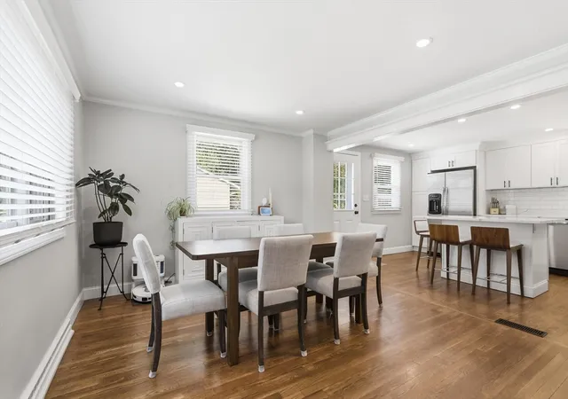 Photo 3 of Sale Pending at 8 Glenwood St, Burlington, MA 01803 | MLS# 73563797 | Listing updated on 2026-09-08