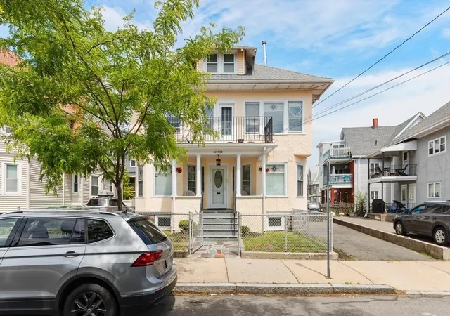 2nd image of 7 Yale St, Medford, MA 02155 | MLS# 73539546