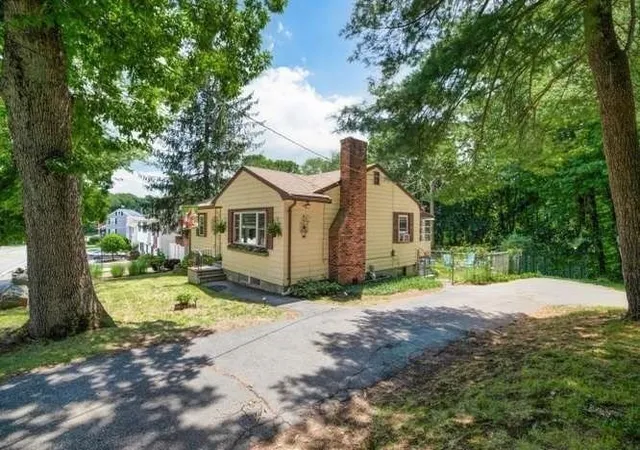 4th image of 70 Montrose Ave, Wakefield, MA 01880 | MLS# 73550533