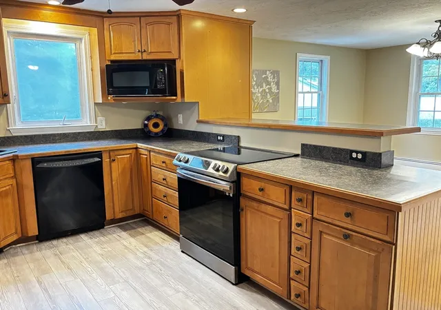 Photo 3 of Single family home for sale at 290 Center St, Pembroke, MA 02359 | MLS# 73540977 | Listing updated on 2026-09-16