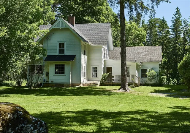 Photo 2 of Sale Pending at 10 Prospect Hl, Stockbridge, MA 01262 | MLS# 73538782 | Listing updated on 2026-08-29