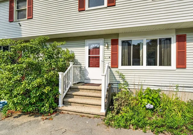 4th image of 17 Pine Knoll Ln #B, Taunton, MA 02780 | MLS# 73552064