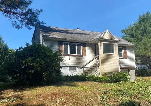 Homes for sale in Oxford, MA | 6 Oak Dr, Oxford, MA 01540 | MLS# 73545996
