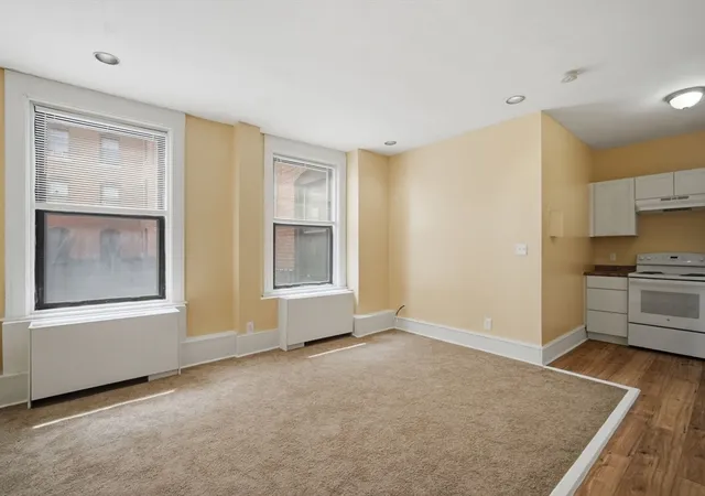 Listing Photo 5 - Condo for sale in building located at 140 Chestnut, Springfield, MA 01103 - Unit #205