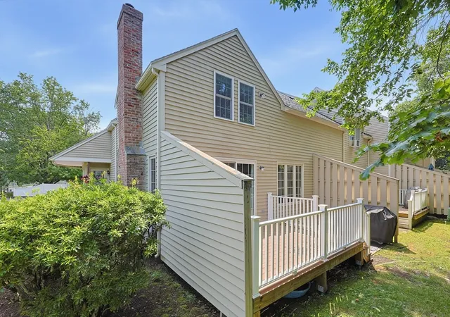 35th image of 1 Strathmore Shire Dr #A, Uxbridge, MA 01569 | MLS# 73553687