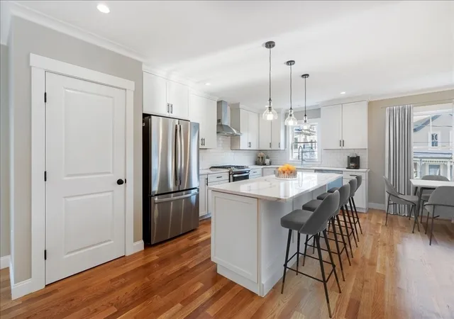 3rd image of 138 Myrtle St, Waltham, MA 02453