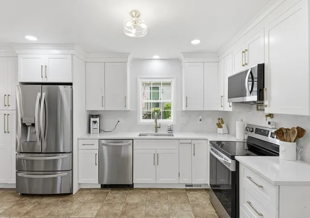 3rd image of 92 Eagle Dr #92, Douglas, MA 01516 | MLS# 73559129