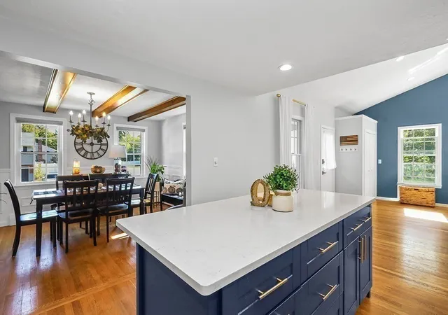3rd image of 143 Tosca Dr, Brockton, MA 02301 | MLS# 73433814