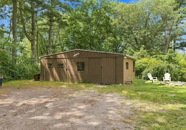 5th image of 40 Lake Shore Dr, Middleboro, MA 02346 | MLS# 73559110