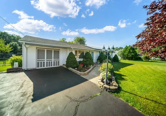 Photo 2 of Sale Pending at 35 Lazywood Ln, Swansea, MA 02777 | MLS# 73394434 | Listing updated on 2025-11-22