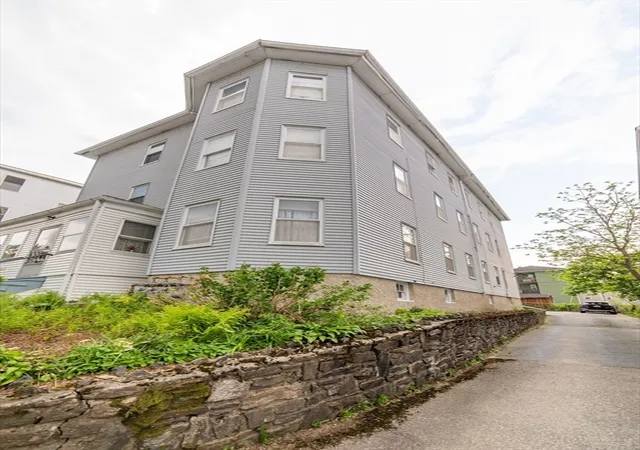 2nd image of 5 Suffield St, Worcester, MA 01610 | MLS# 73523438