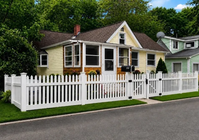 Homes for sale in Framingham, MA | 330 Mount Wayte Ave, Framingham, MA 01702 | MLS# 73523940