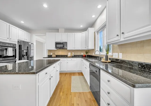 Homes for sale in South Grafton, MA | 37 Aspen Ave, South Grafton, MA 01560 | MLS# 73537447