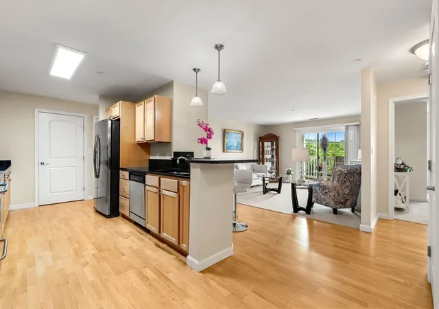 Listing Photo 4 - Condo for sale in building located at 33 Westchester Dr, Haverhill, MA 01830 - Unit #33