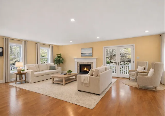 2nd image of 25 Magnolia Ave, Manchester, MA 01944 | MLS# 73521623
