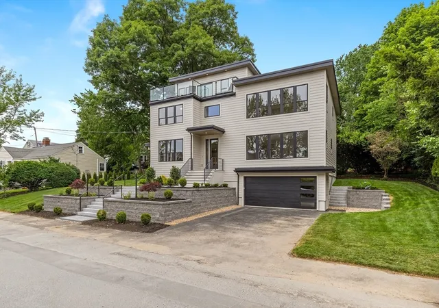 4th image of 95 Grandview Rd, Arlington, MA 02476 | MLS# 73532026